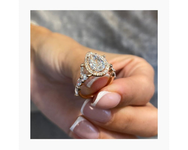 Jessie - Pear Cut 2.85 Carat Diamond Engagement Ring