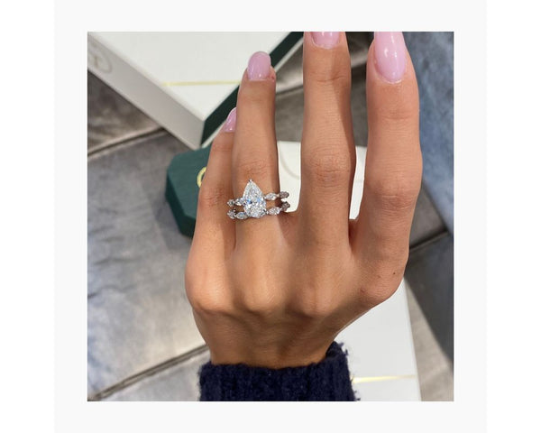Erin (set) - Pear Cut 5.15 Carat Diamond Engagement Ring