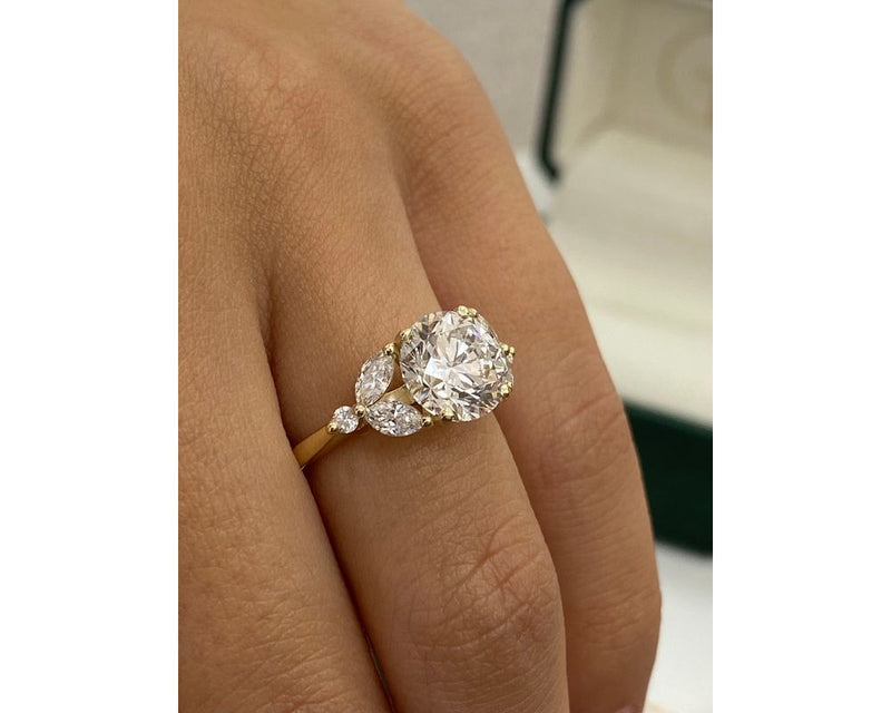 Giulia - Round Cut 3.02 Carat Diamond Engagement Ring