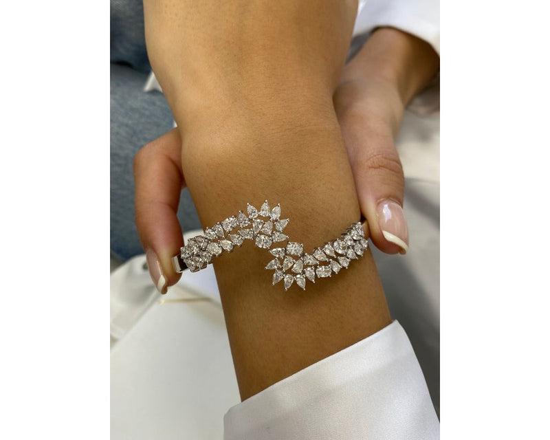 DN907 - Pear And Oval Cut 4.27 Carat Diamond Diamond Bracelet