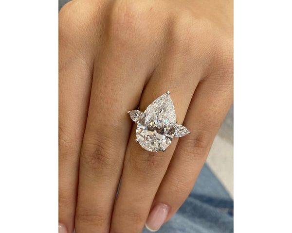 nika - Pear Cut 11 Carat Diamond Engagement Ring