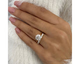 Daisy-set - Round Cut 2.70 Carat Diamond Engagement Ring