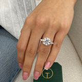 Kisa Engagement Ring 5.60 Carat White Gold
