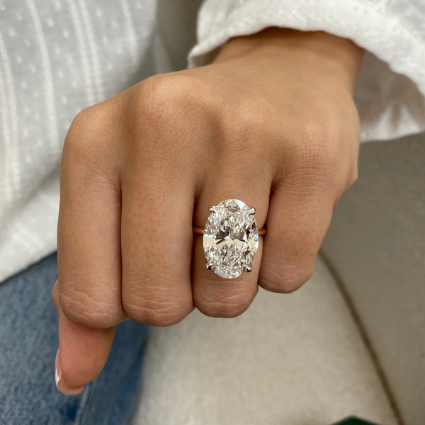 Nikas Engagement Ring 10.20 carat, 18K gold