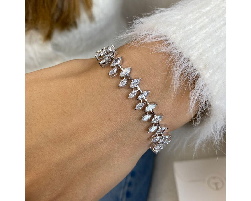 DN2383 - Marquise Cut 8.20 Carat Diamond Tennis Bracelet