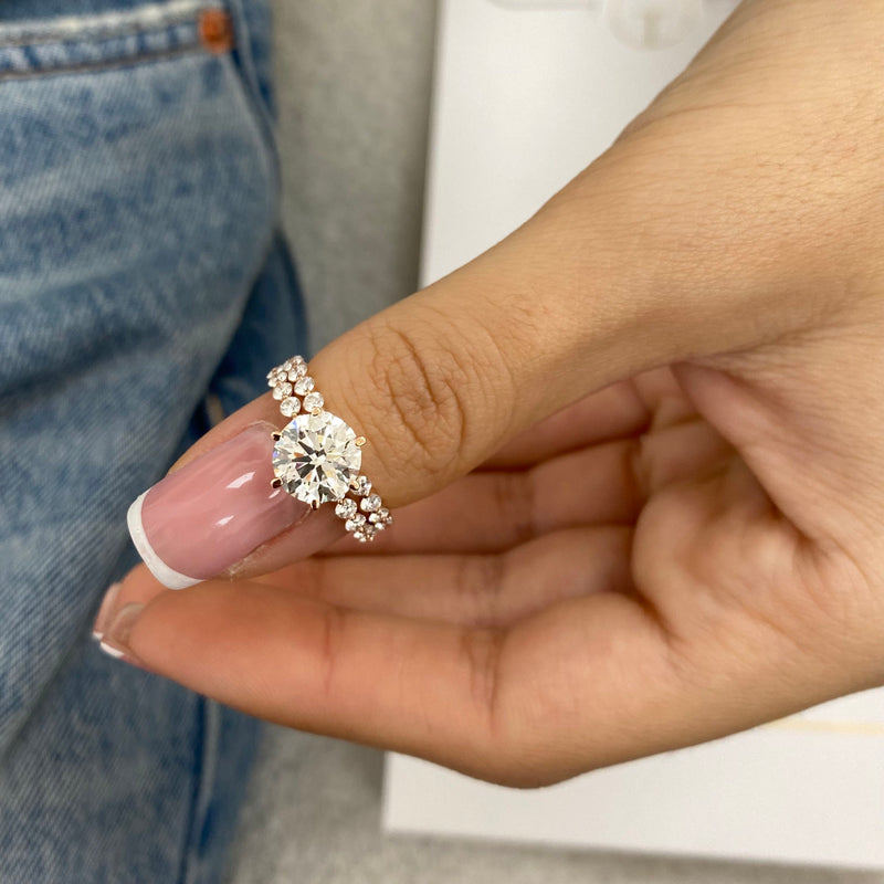 Brynlee-set - Round Cut 3.70 Carat Diamond Engagement Ring