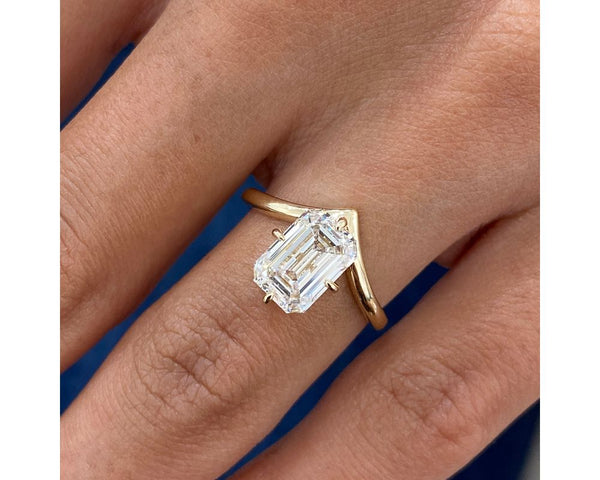 Hiro Diamond Engagement Ring, Yellow Gold 18K