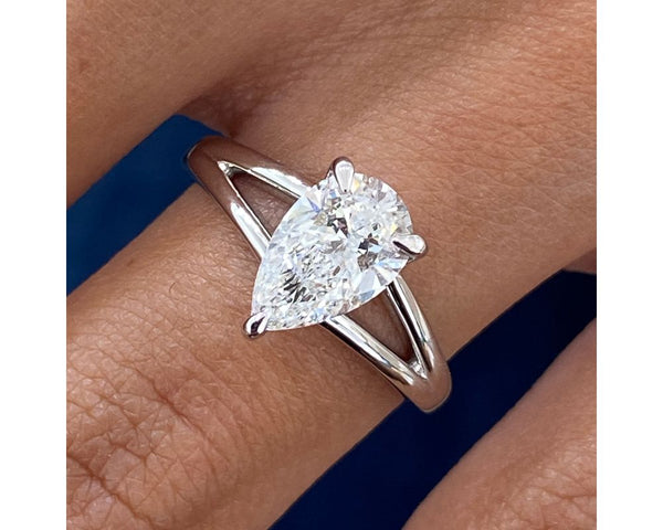 Clara Diamond Engagement Ring, White Gold 18K