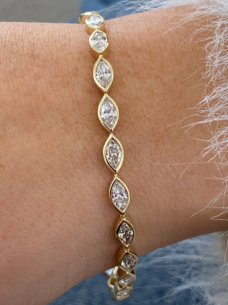 Diamond Tennis Bracelet 4.25 Carat Yellow Gold 14K