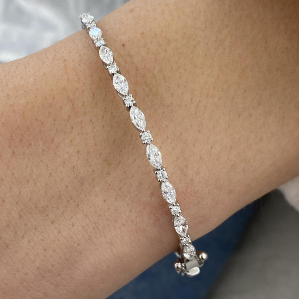 Diamond Bangle Bracelet 1.42 Carat White Gold 14K
