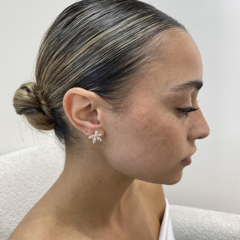 Diamond Stud Earrings 2.55 Carat Yellow Gold 14K