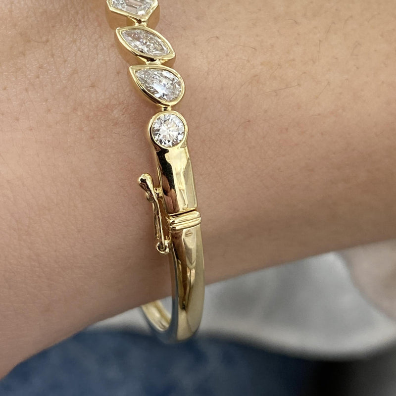 Diamond Bangle Bracelet 2.77 Carat Yellow Gold 14K
