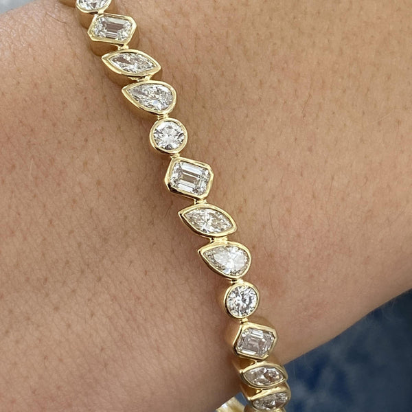 Diamond Bangle Bracelet 2.77 Carat Yellow Gold 14K