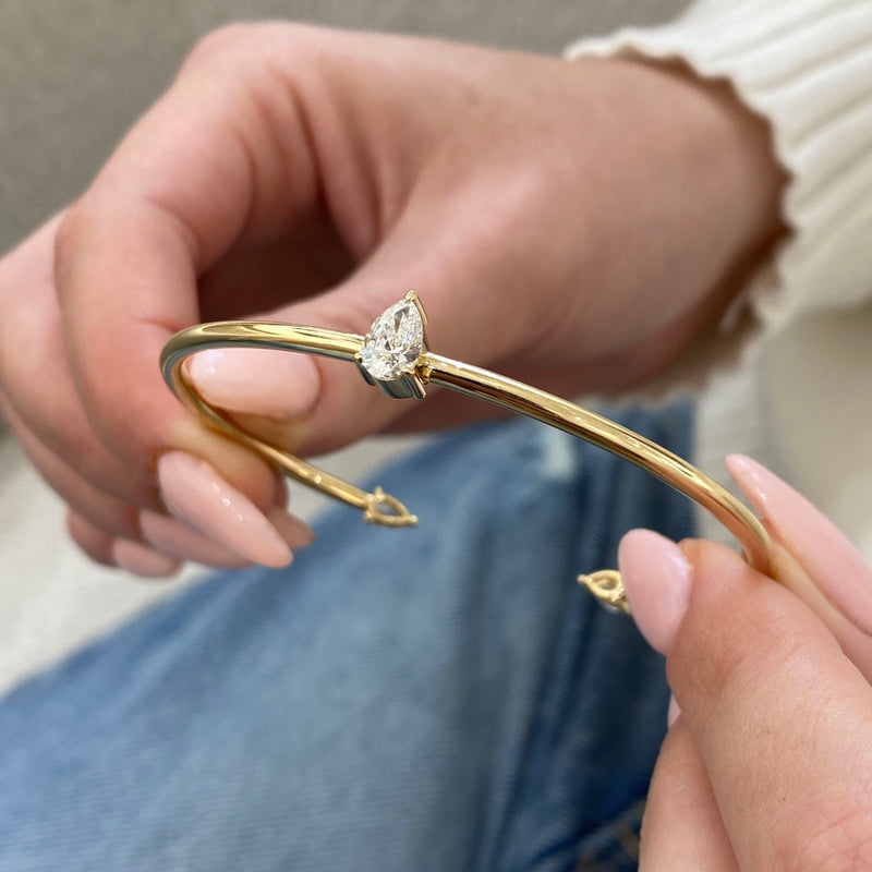 Diamond Bangle Bracelet 0.8 ct Yellow Gold