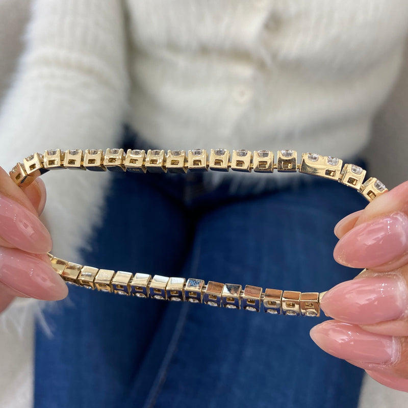 Diamond Tennis Bracelet 8.65 ct Yellow Gold