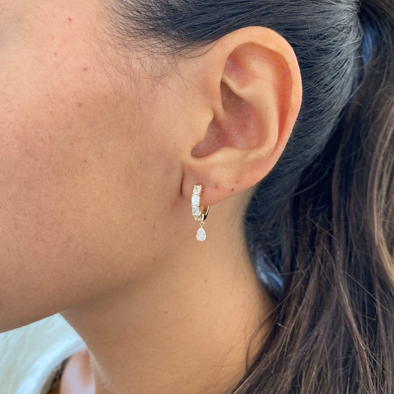 Diamond Dangle 1.36 Carat Yellow Gold 14K