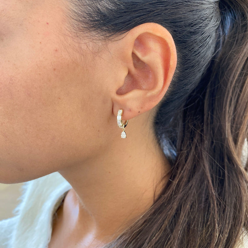 Diamond Dangle 1.36 Carat Yellow Gold 14K