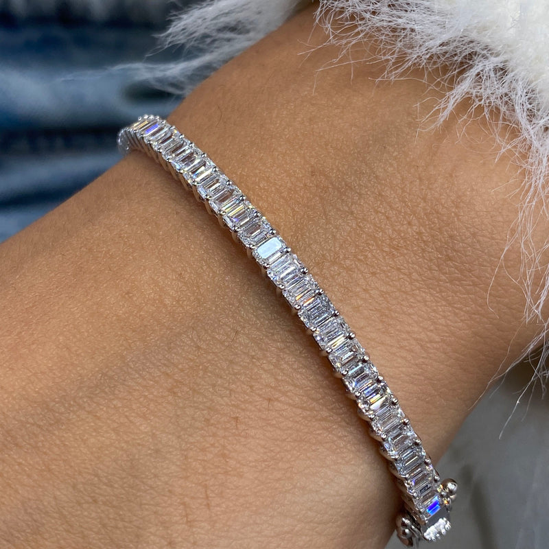 Diamond Bangle 3.23 Carat White Gold 14K