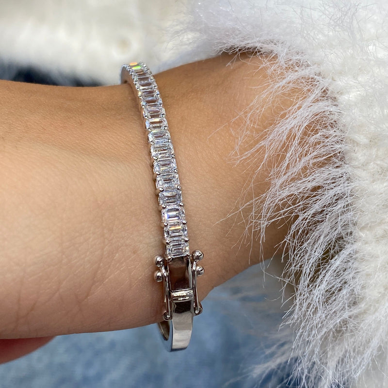 Diamond Bangle 3.23 Carat White Gold 14K