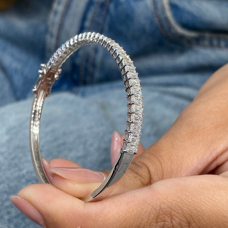 Diamond Bangle 3.23 Carat White Gold 14K