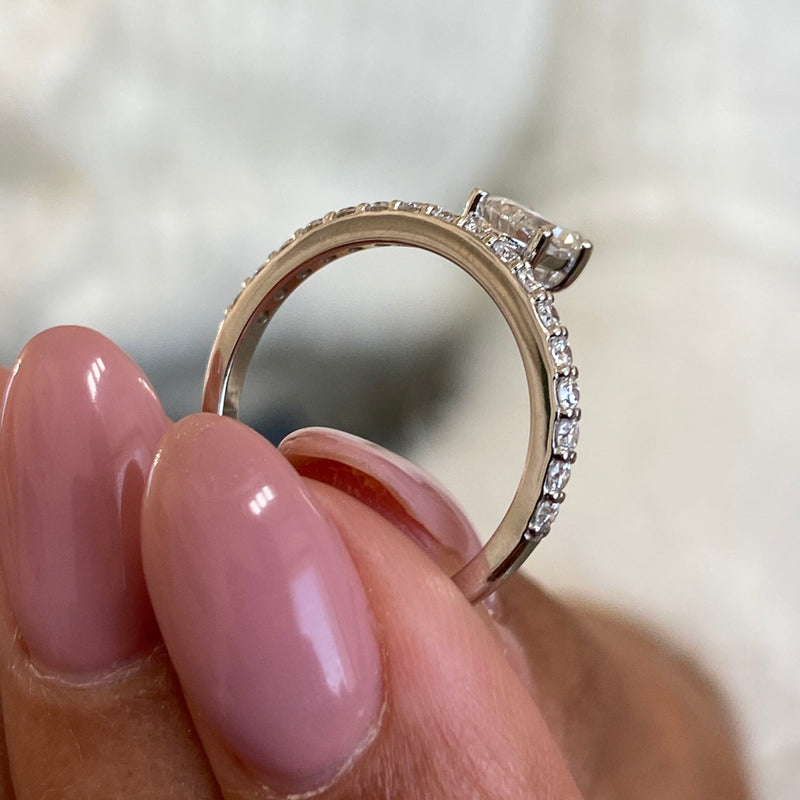 Diamond Solitaire w/ Accent 0.96 Carat White Gold 14K