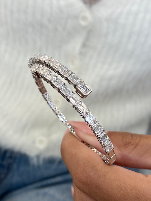 Diamond Bangle 6.88 Carat White Gold 14K
