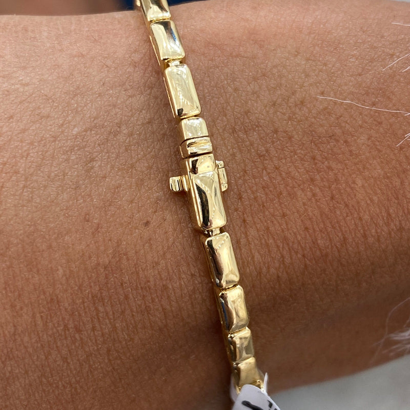 Diamond Tennis Bracelet 5.56 Carat Yellow Gold 18K
