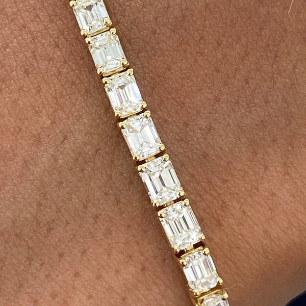 Diamond Tennis Bracelet 5.56 Carat Yellow Gold 18K