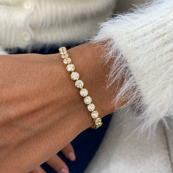 Diamond Tennis Bracelet 8.27 Carat Yellow Gold 18K