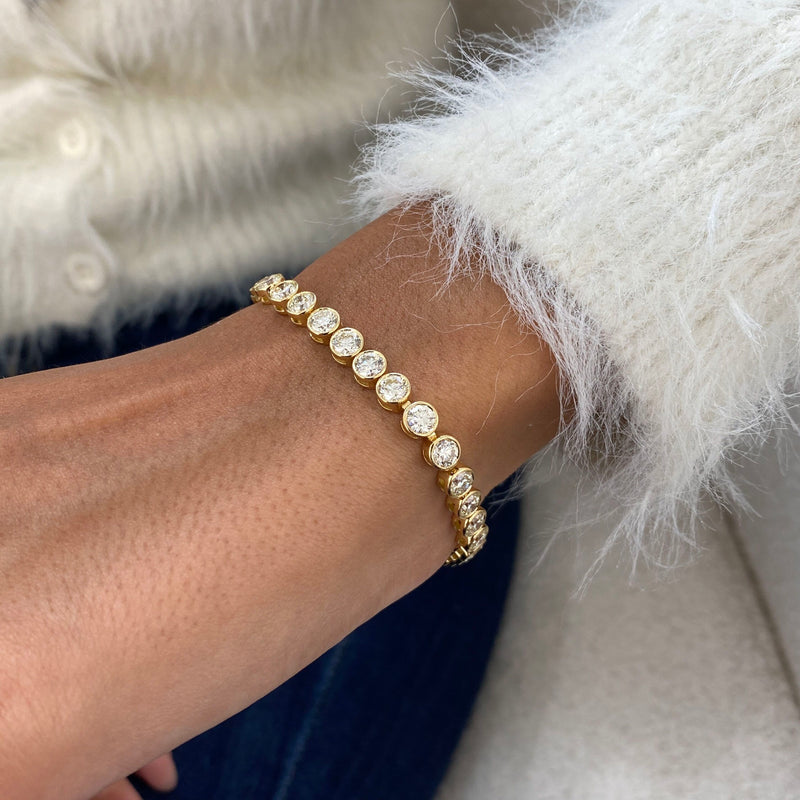 Diamond Tennis Bracelet 8.27 Carat Yellow Gold 18K
