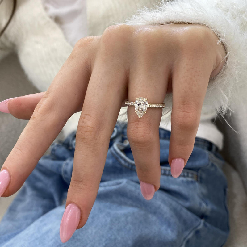 Lunara Engagement Ring 1.50 carat, 18K gold