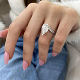 Amalina Engagement Ring 4.60 carat, 18K gold