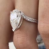 Amalina Engagement Ring 4.60 carat, 18K gold