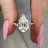 Amalina Engagement Ring 4.60 carat, 18K gold