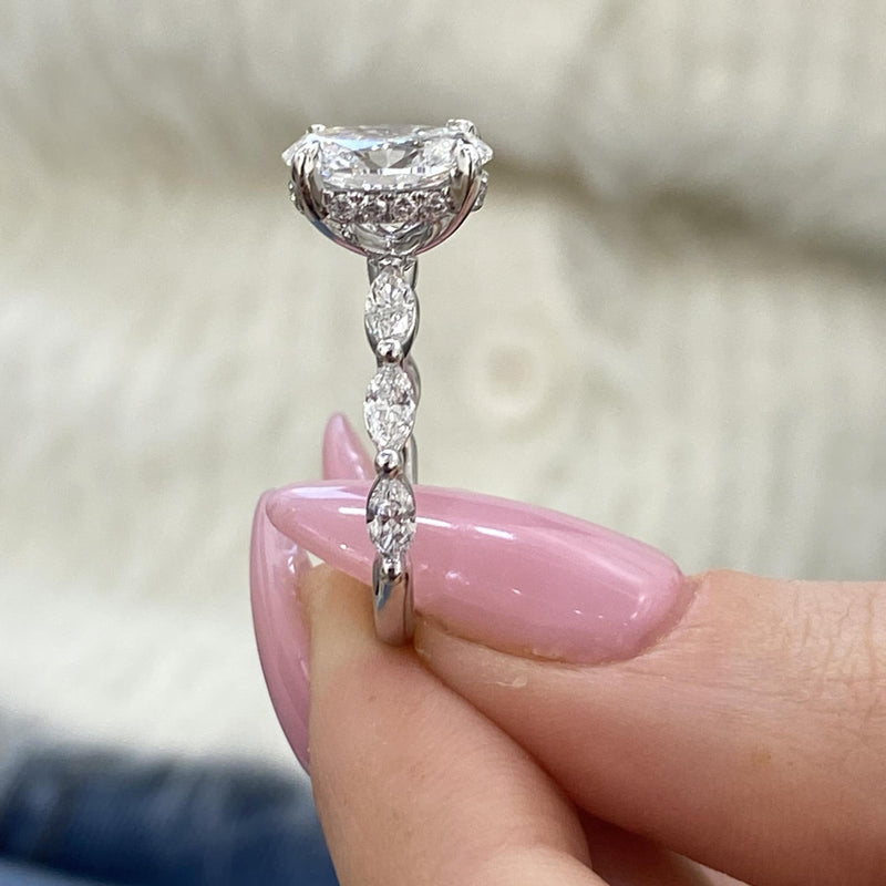 Lyric Engagement Ring 2.65 carat, 18K gold