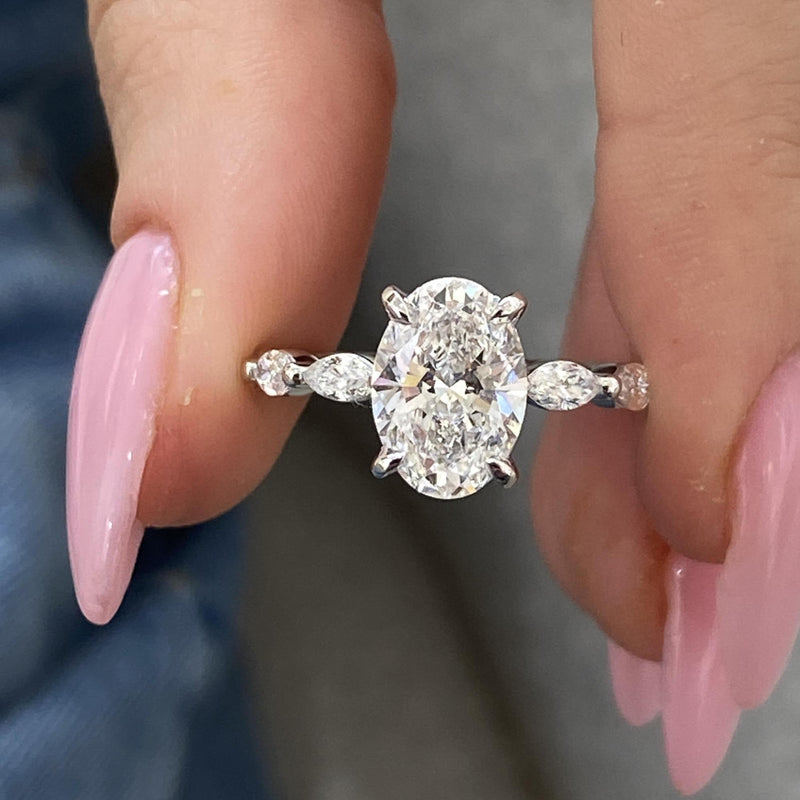 Lyric Engagement Ring 2.65 carat, 18K gold