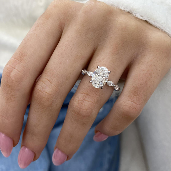 Lyric Engagement Ring 2.65 carat, 18K gold