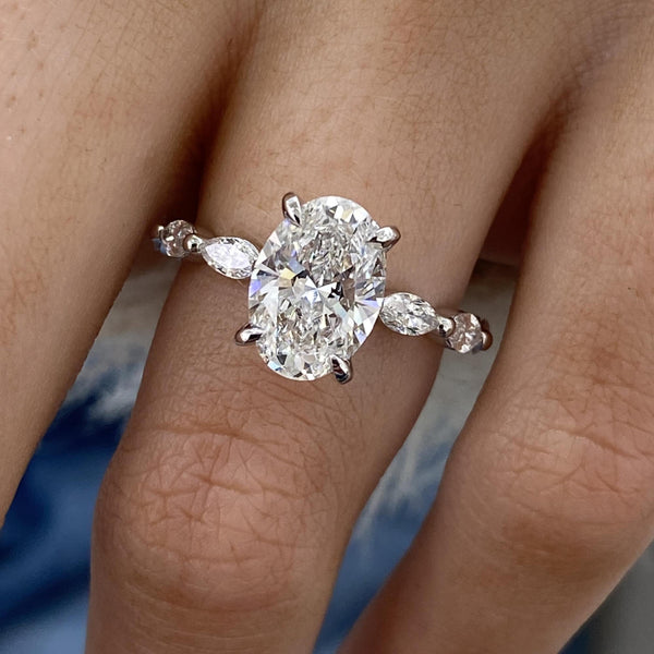 Lyric Engagement Ring 2.65 carat, 18K gold