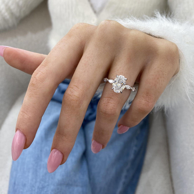 Lyric Engagement Ring 2.65 carat, 18K gold