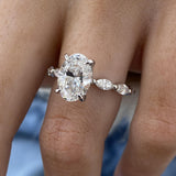 Lyric Engagement Ring 2.65 carat, 18K gold
