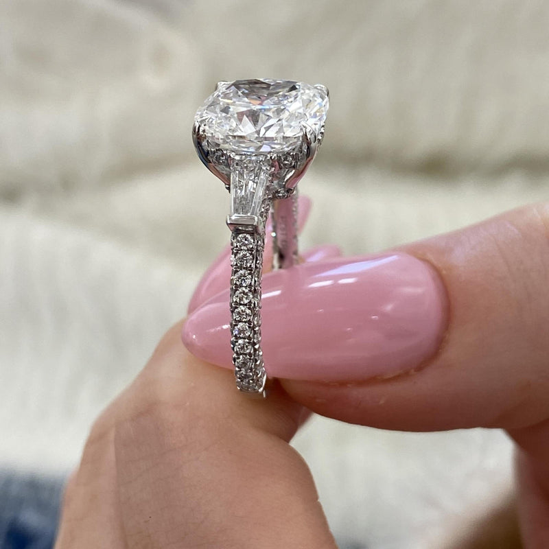 Elira Engagement Ring 5.20 carat, 18K gold