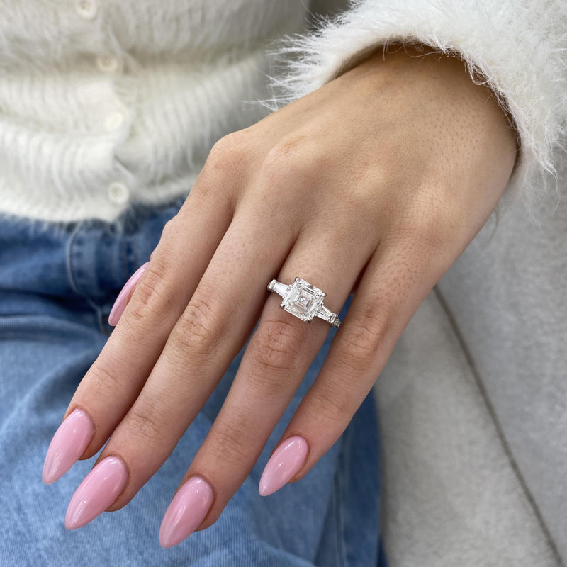 Luciana Engagement Ring 4.25 carat, 18K gold