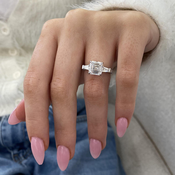 Luciana Engagement Ring 4.25 carat, 18K gold