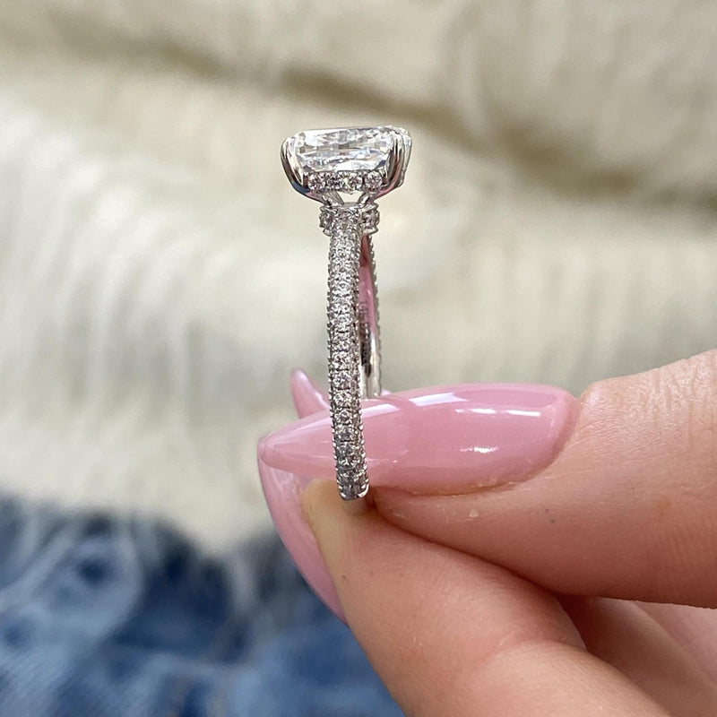 Delphine Engagement Ring 2.55 carat, 18K gold
