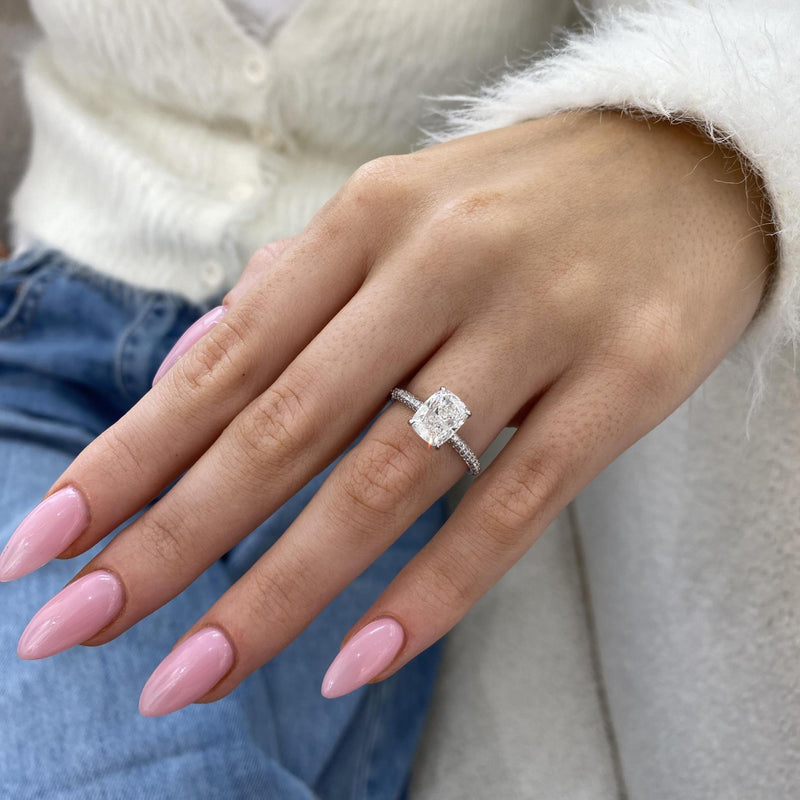 Delphine Engagement Ring 2.55 carat, 18K gold