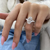 Maristella Engagement Ring 6.20 carat, 18K gold