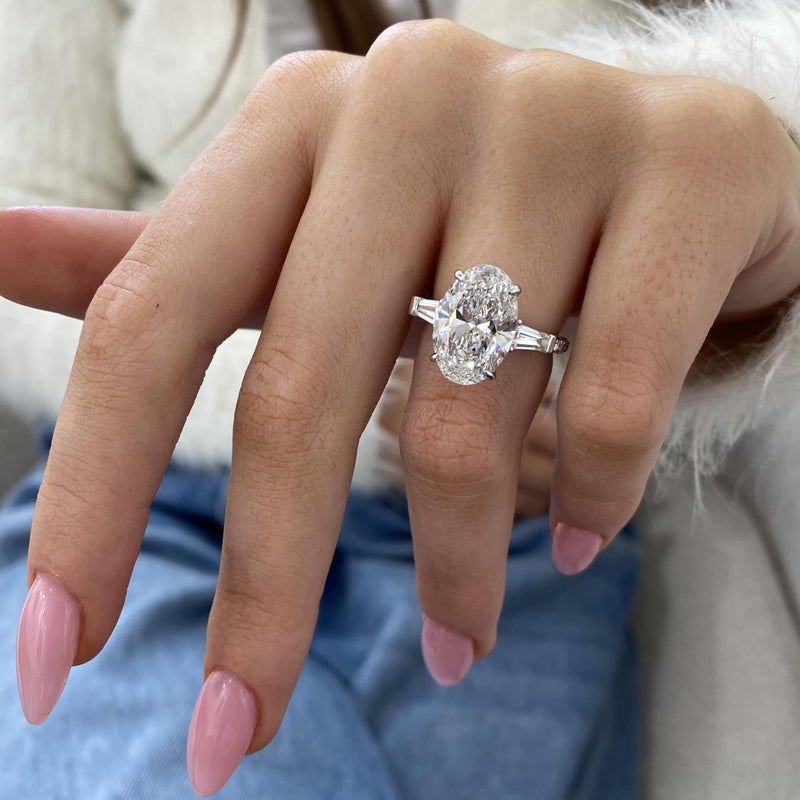 Maristella Engagement Ring 6.20 carat, 18K gold