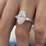 Maristella Engagement Ring 6.20 carat, 18K gold