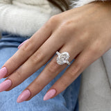 Maristella Engagement Ring 6.20 carat, 18K gold