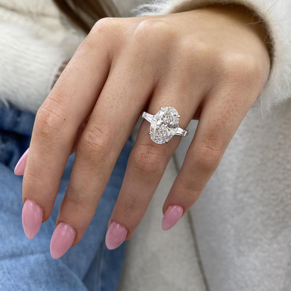 Maristella Engagement Ring 6.20 carat, 18K gold